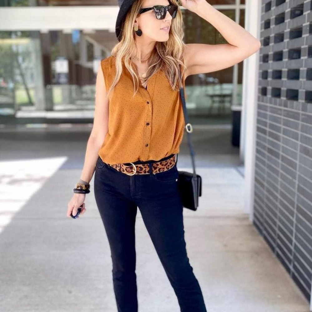 EUC Dotty Top  Style #3988 Size Large